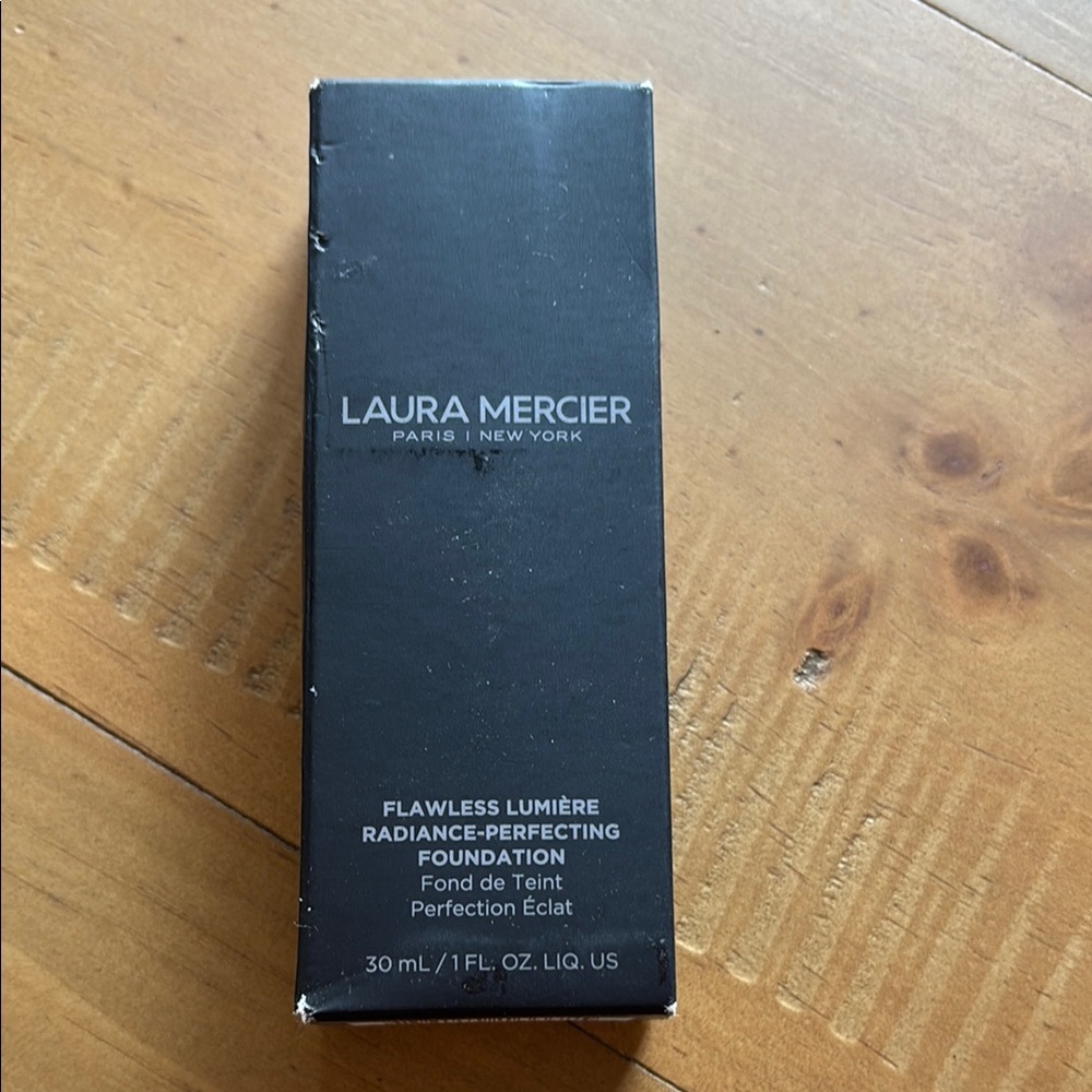 Laura Mercier Flawless Lumière Radiance-Perfecting Foundation